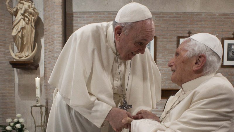 pāvests Francisks aicina īpaši lūgties par pāvestu Benediktu XVI